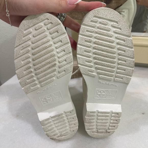 Original white doc martins - Picture 2 of 7